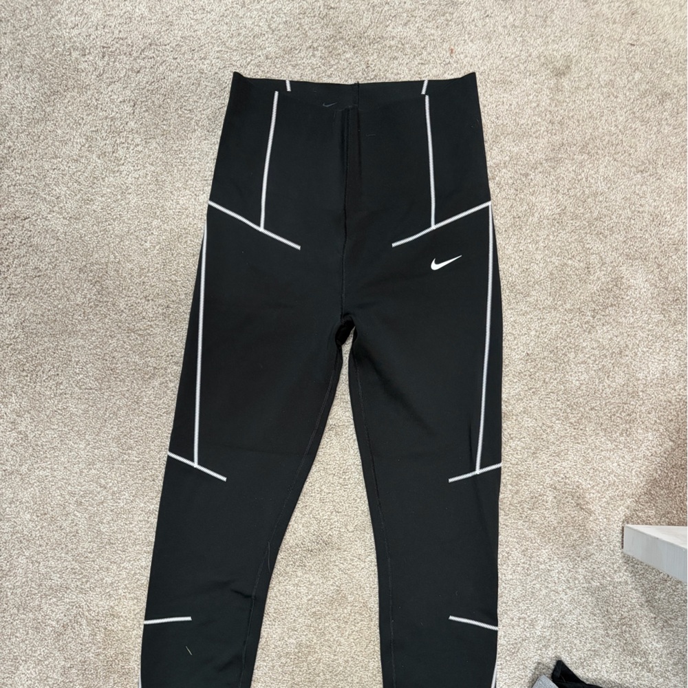SOLD Nike Black Dri-Fit Leggings with White Stitching